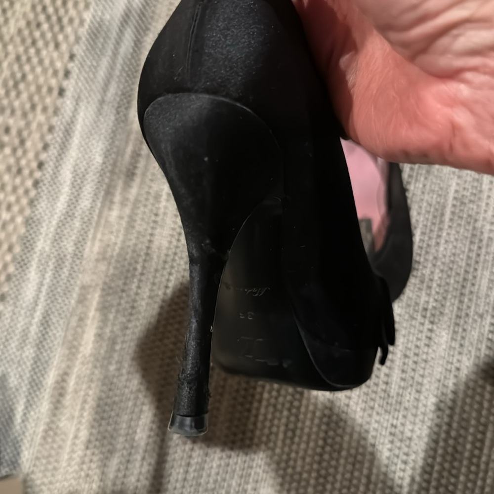 Louis Vuitton satin open toe heels on platform - Picture 14 of 16